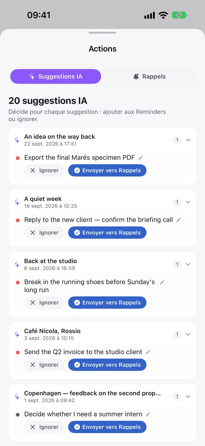Suggestions IA : des tâches repérées dans vos notes, chacune avec Ignorer ou Envoyer vers Rappels.